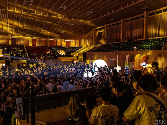 Nhà Thi Đấu Quân Khu 7, 202 Hoàng Văn Thụ, Phường Đức Nhuận, Thành phố Hồ Chí Minh